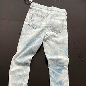 New with tags : Ripped Acid-Wash Skin Size 5
